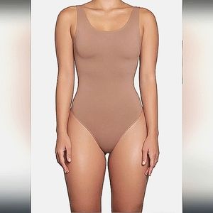 SKIMS RIBBED TAUPE VROWN THONG BACK BODYSUIT NWT 🏷 PETITE SIZE XXS